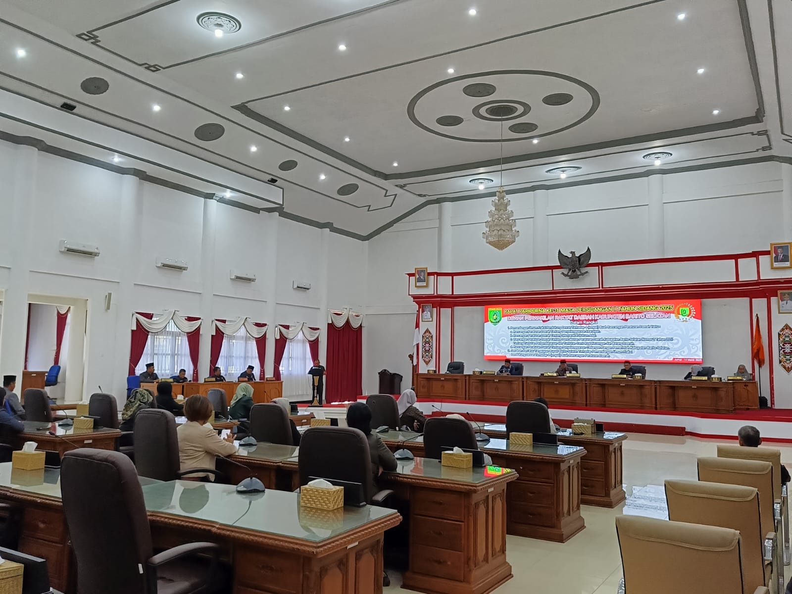 Foto: Suasana rapat paripurna DPRD Barito Selatan, di Buntok, Jumat (14/3).